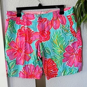 Lilly Pulitzer Hibiscus flower Short 10